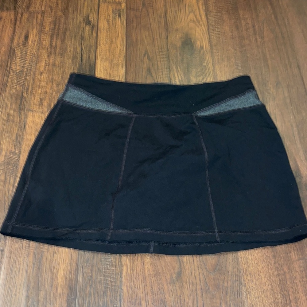 Size M tennis skirt - shape wear